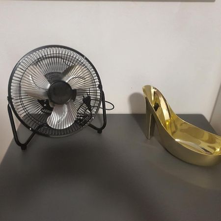 Libros Y Plantas A 5 Minutos Del Centro En Bus Apartment Мадрид Екстериор снимка